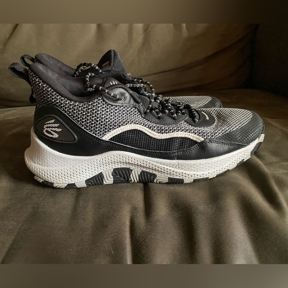 Men’s Curry basketball shoes